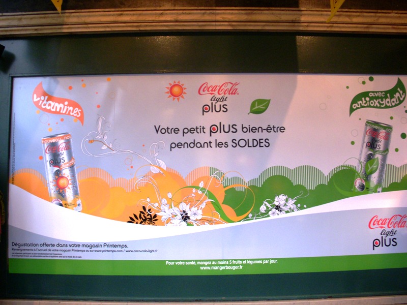 Coca-Cola fait déguster son nouveau soda aux femmes accros aux soldes