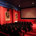 La Maison de l'Épargne, à Paris, propose notamment une salle de projection pour l'animation des séminaires ou conférences.