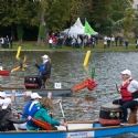 Course en bateaux dragons autour du château de Dampierre